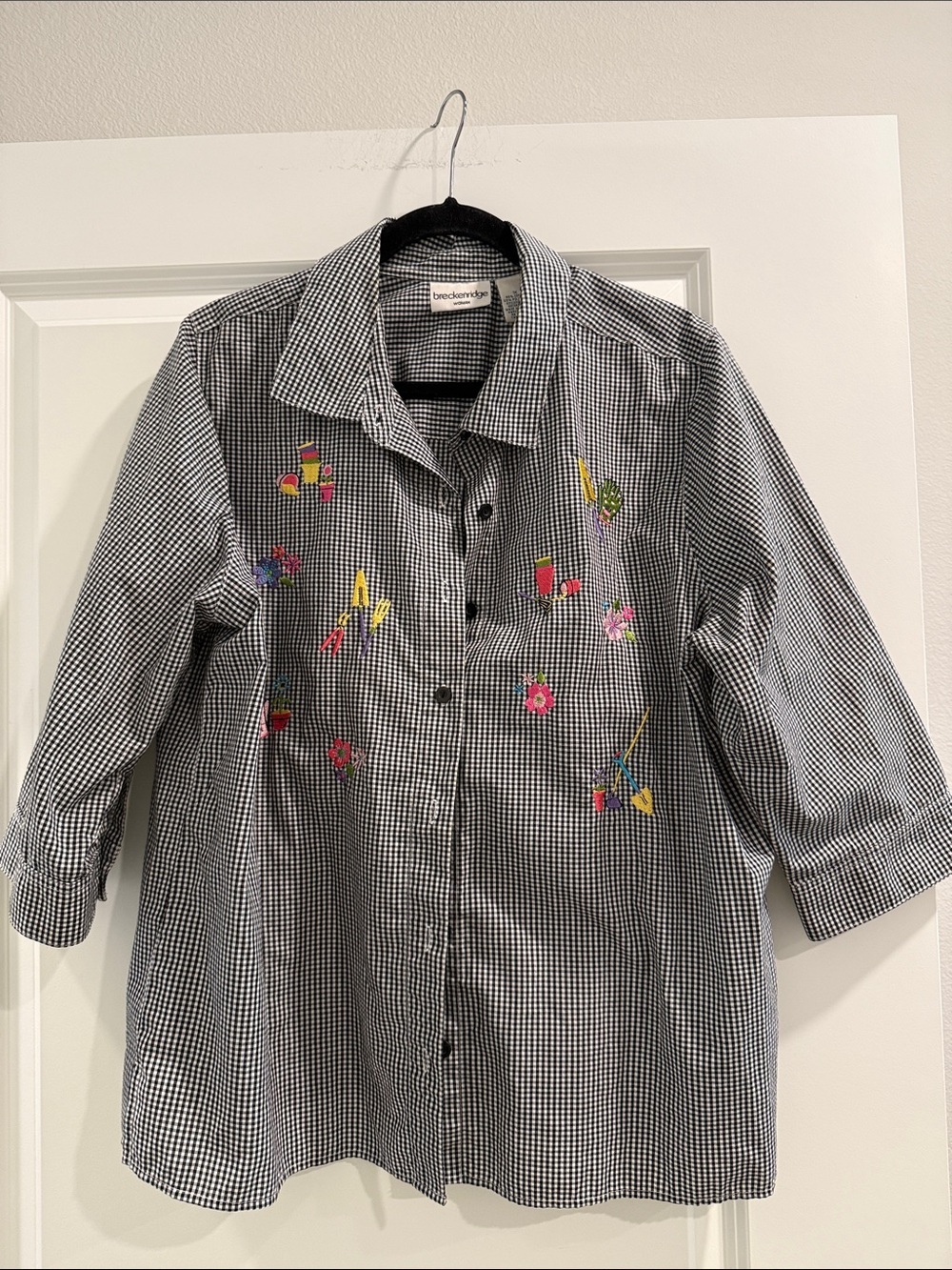 Breckenridge Gingham Button-Front Shirt with Colorful Floral Embroidery sz 1x